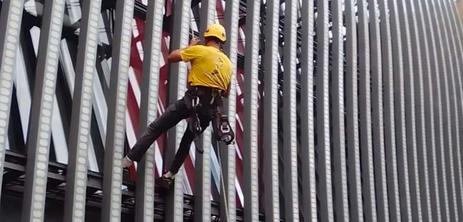 Limpieza de cristales en El Molino
