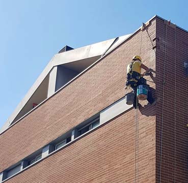 Servicios de rehabilitación de edificios